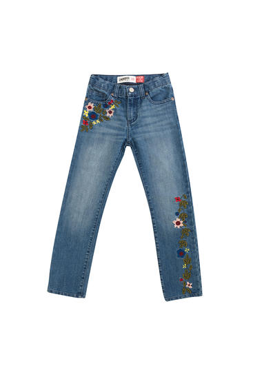 Džíny s výšivkou